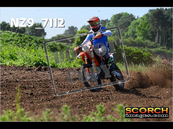 Experts-095