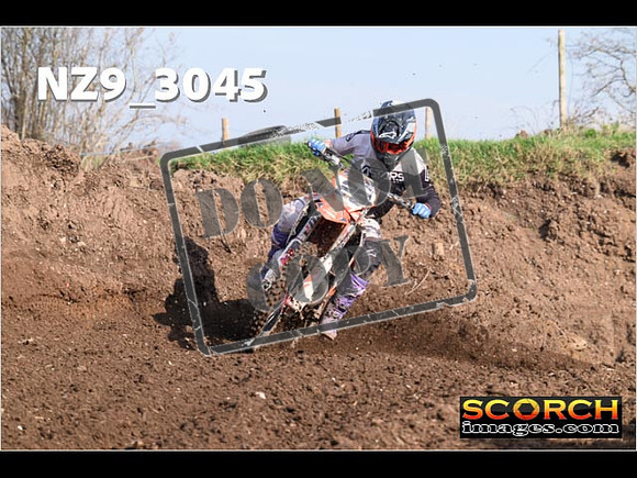 Experts-083