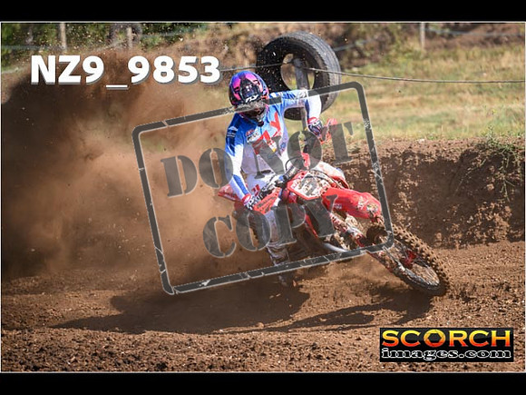 Experts-063