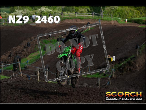 Experts-053
