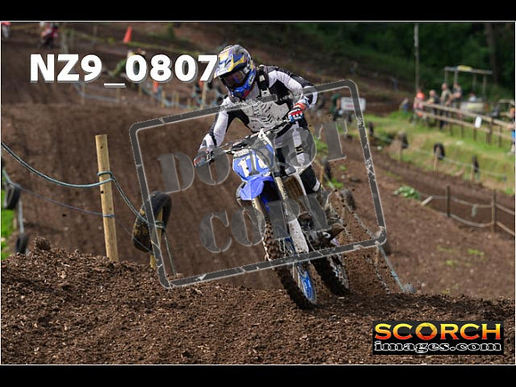 Experts-075