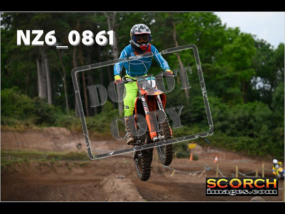 Experts-055