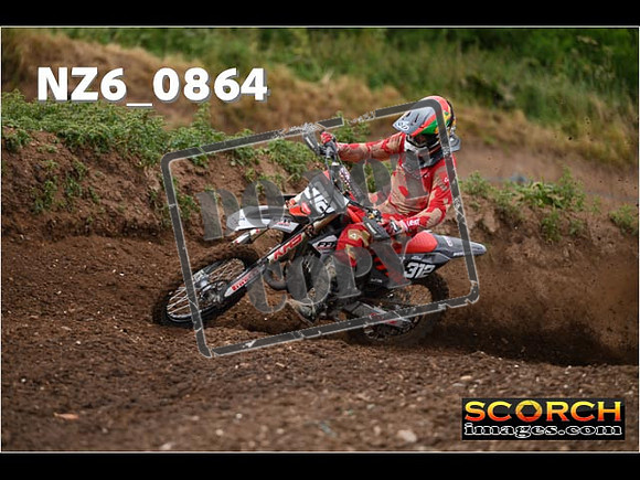 Experts-058