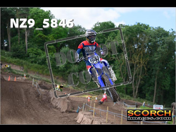 Experts-096