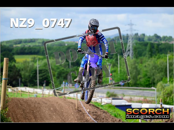 Experts-071