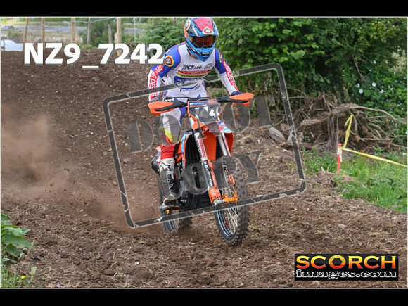 Experts-092