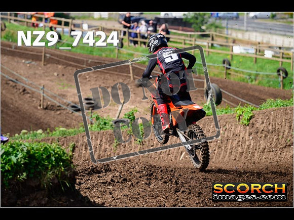 Experts-069