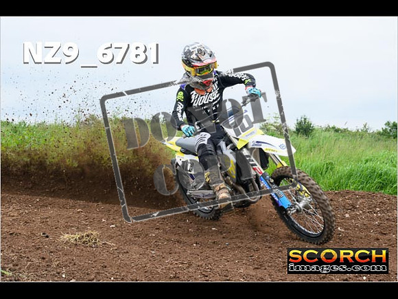 Experts-382