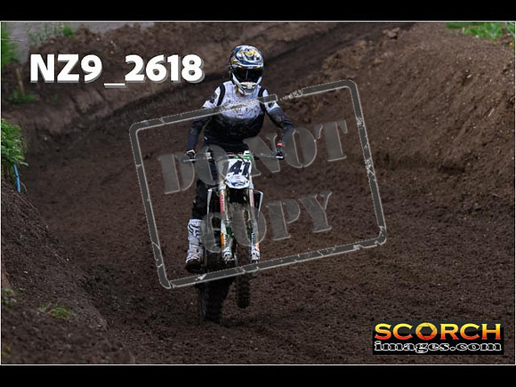 Experts-085