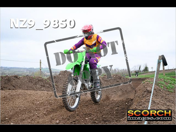 Experts-072