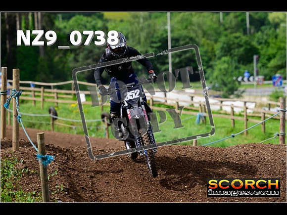 Experts-062