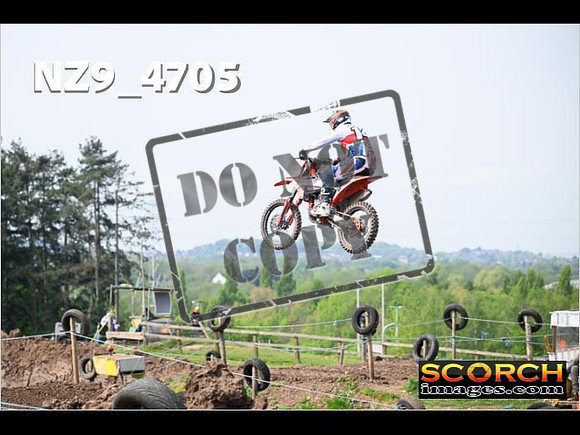 Experts-084
