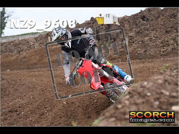 Experts-063