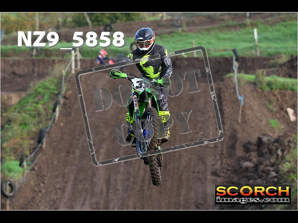 Experts-029