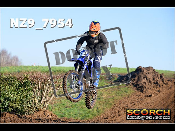 Thur06Feb-004