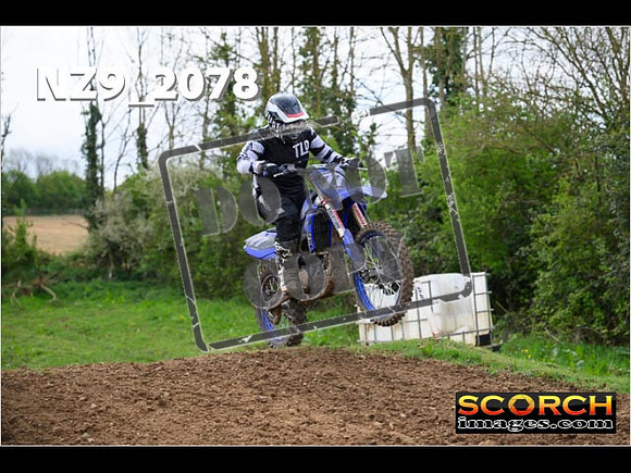 Experts-094