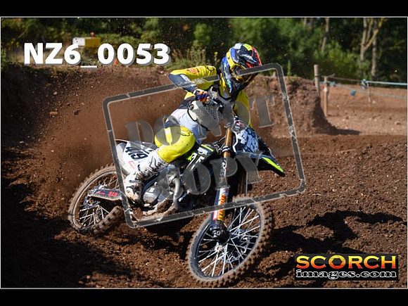 Experts-049