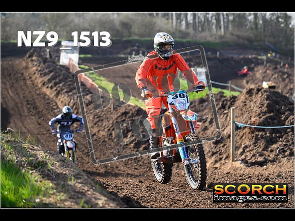 Experts-057