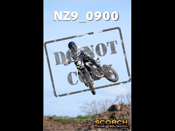 Experts-076