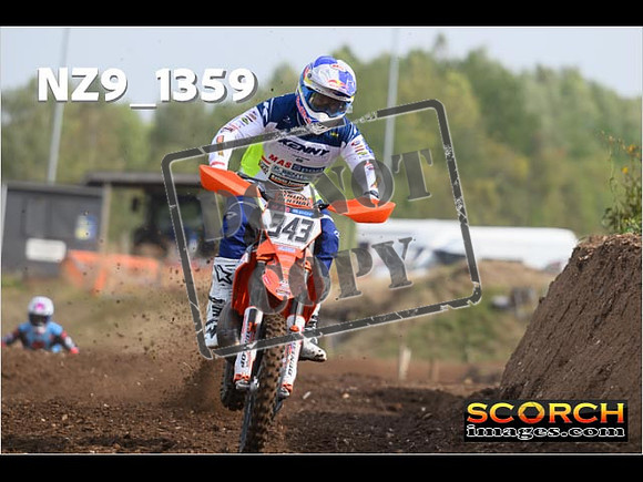 Experts-065