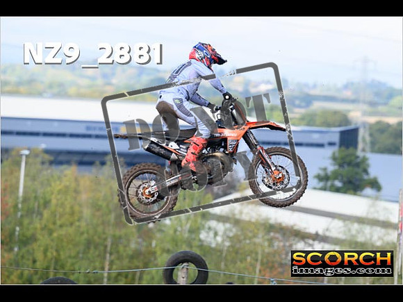 Experts-096