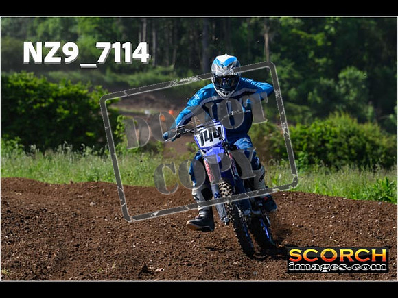 Experts-096