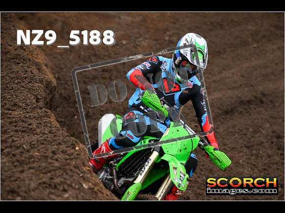 Experts-052