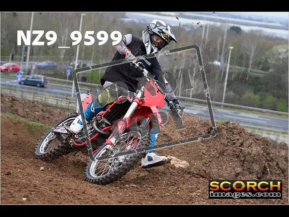 Experts-054