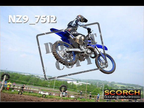 Experts-027