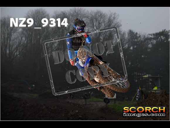 Experts-064