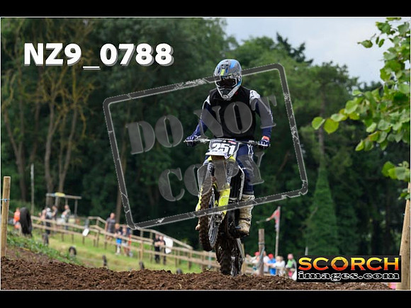 Experts-056