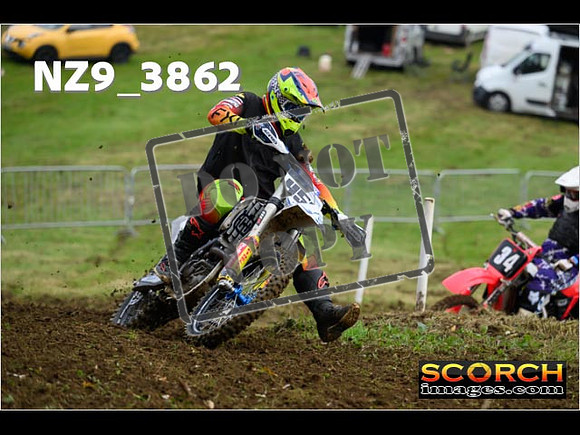 Experts-054