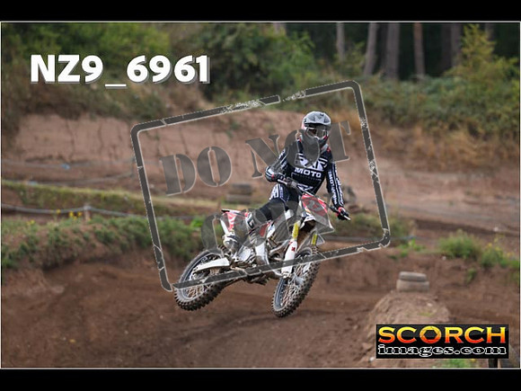 Experts-067