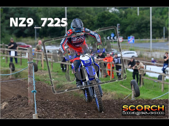 Experts-076