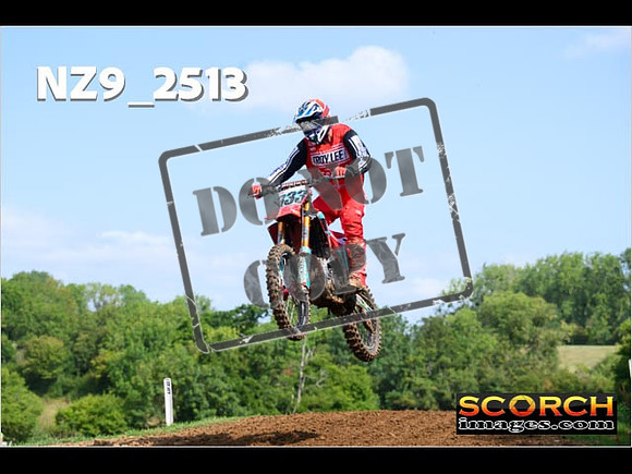 Experts-076