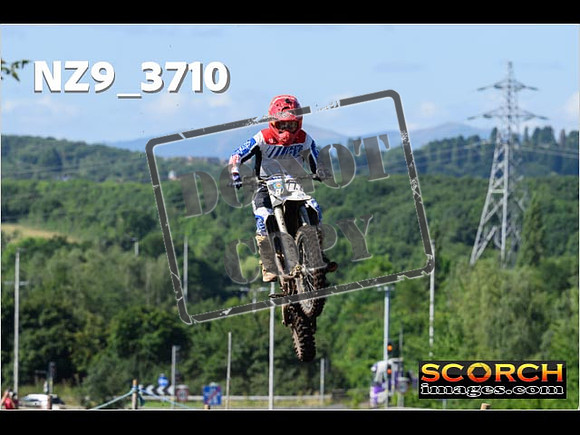 Experts-075