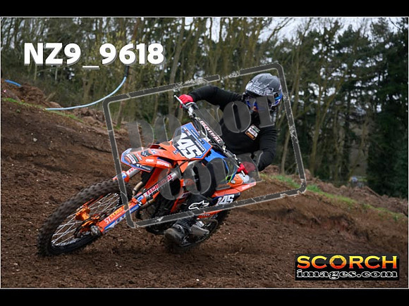 Experts-068