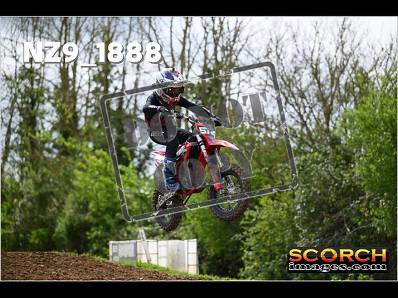 85's-069