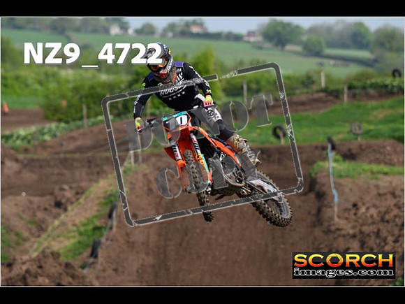Experts-098