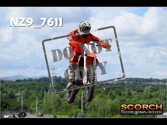 IntersGreenOrange-099