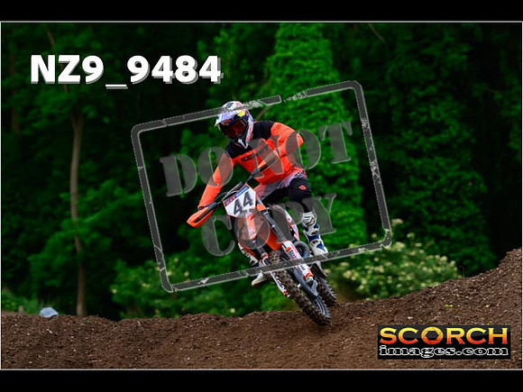 Experts-083