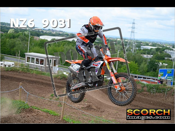 Experts-097
