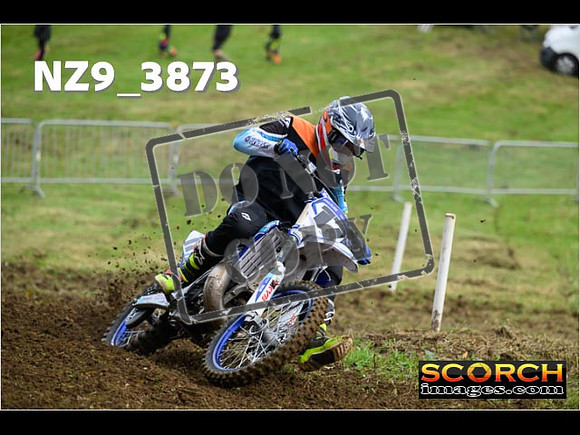Experts-064