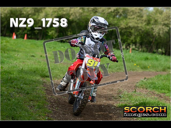 Pee Wee Kids Track-16