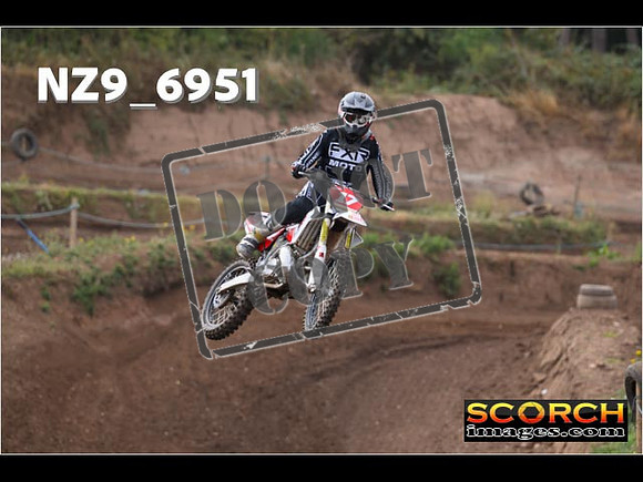 Experts-058