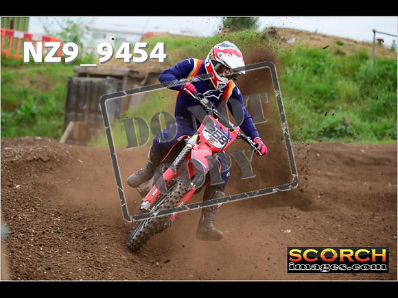 Experts-056