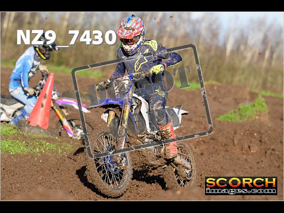 Experts-084