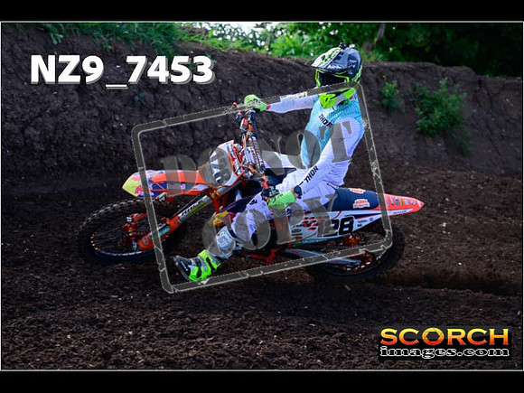 Experts-097