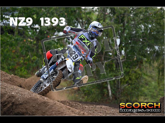 Experts-096