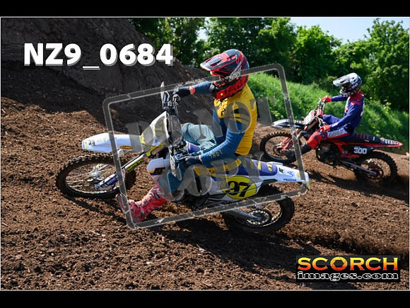 Experts-088